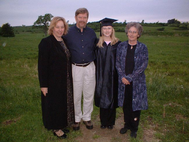 graduation - amy, mom, dad, vicky